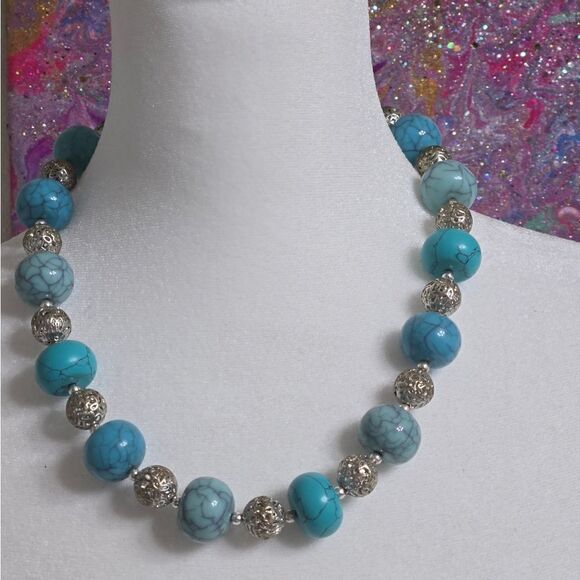 Turquoise Beaded Necklace - Picture 1 of 8
